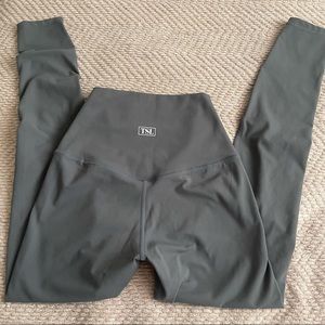 TSL leggings in size small